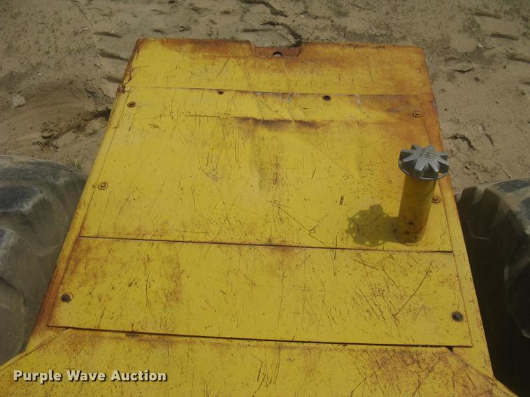 image for item L2373 1995 John Deere 862B elevating scraper