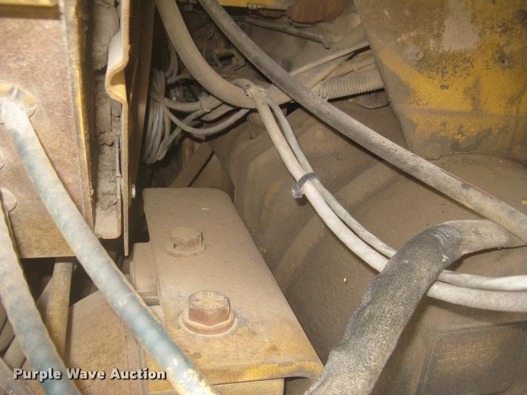 image for item L2373 1995 John Deere 862B elevating scraper