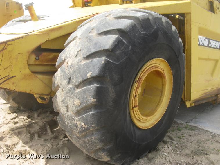 image for item L2373 1995 John Deere 862B elevating scraper