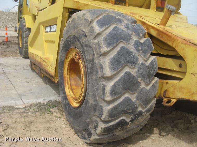 image for item L2373 1995 John Deere 862B elevating scraper