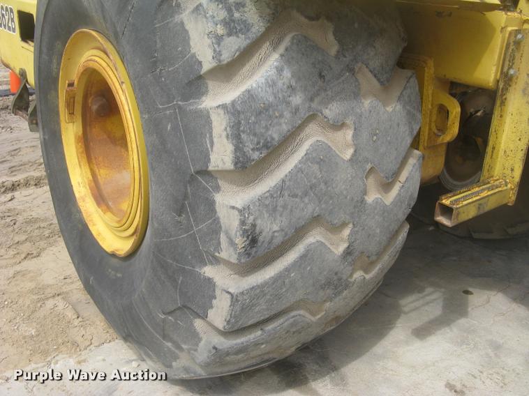 image for item L2373 1995 John Deere 862B elevating scraper