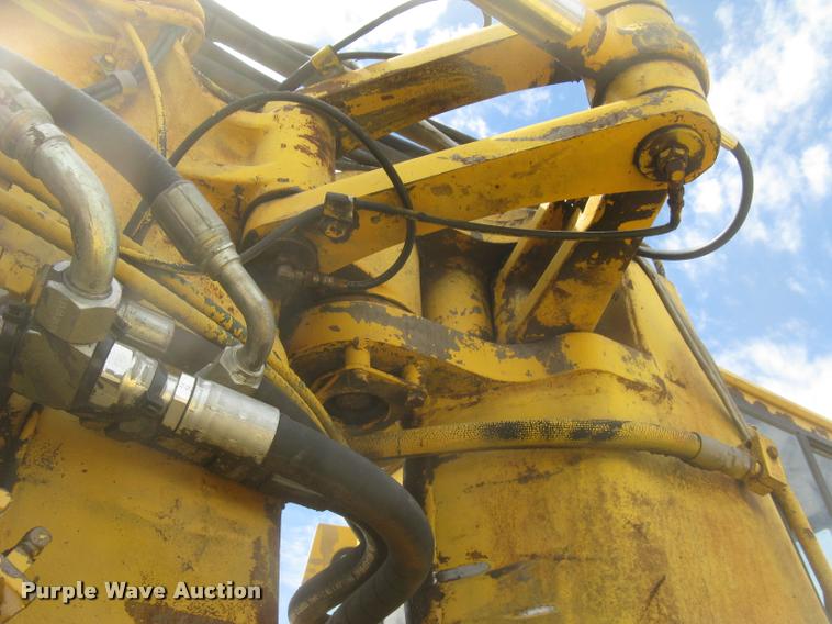 image for item L2373 1995 John Deere 862B elevating scraper