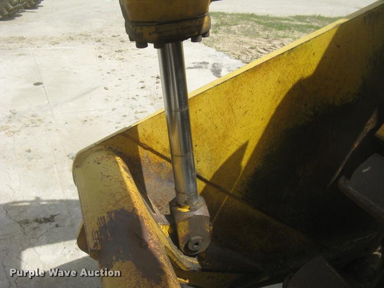 image for item L2373 1995 John Deere 862B elevating scraper