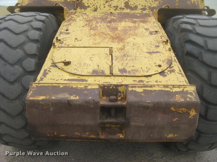 image for item L2380 1989 Caterpillar 613C elevating scraper