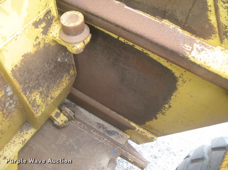 image for item L2380 1989 Caterpillar 613C elevating scraper