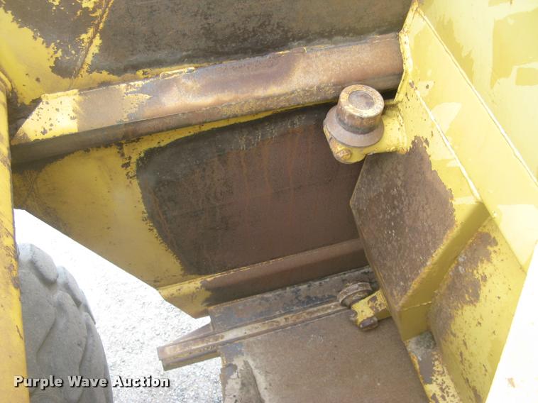 image for item L2380 1989 Caterpillar 613C elevating scraper