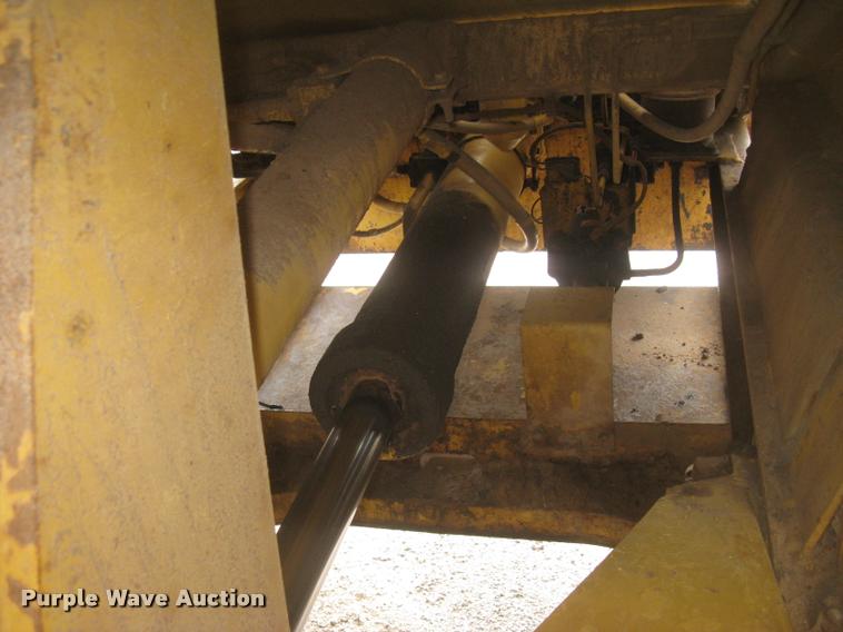 image for item L2380 1989 Caterpillar 613C elevating scraper