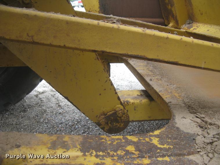 image for item L2380 1989 Caterpillar 613C elevating scraper