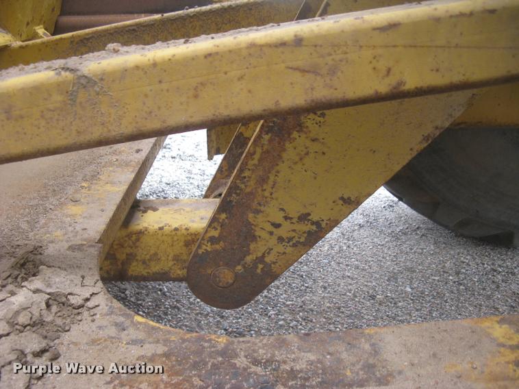 image for item L2380 1989 Caterpillar 613C elevating scraper