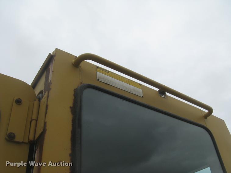 image for item L2380 1989 Caterpillar 613C elevating scraper