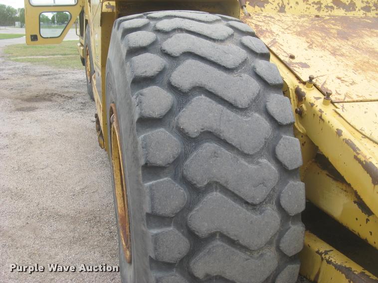 image for item L2380 1989 Caterpillar 613C elevating scraper