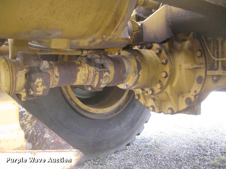 image for item L2380 1989 Caterpillar 613C elevating scraper