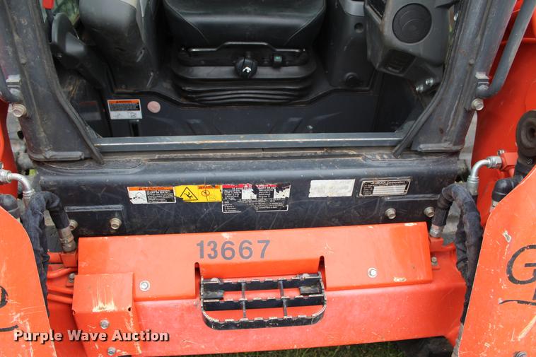 image for item L3118 2014 Kubota SVL75-2 skid steer
