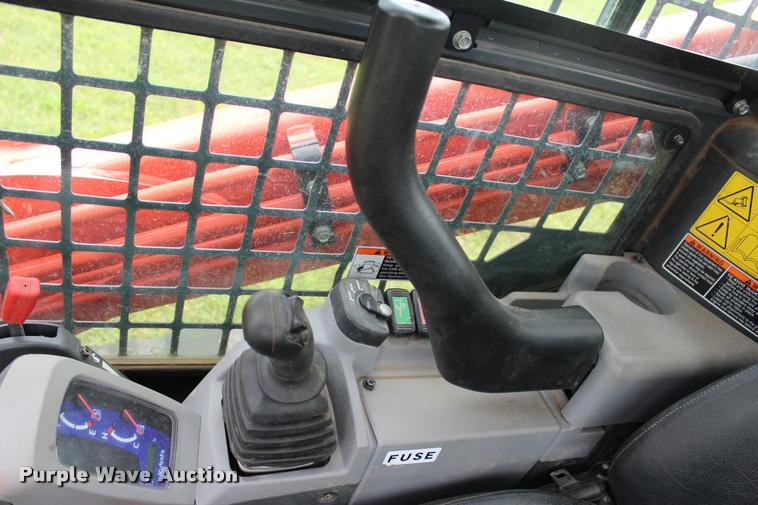 image for item L3118 2014 Kubota SVL75-2 skid steer
