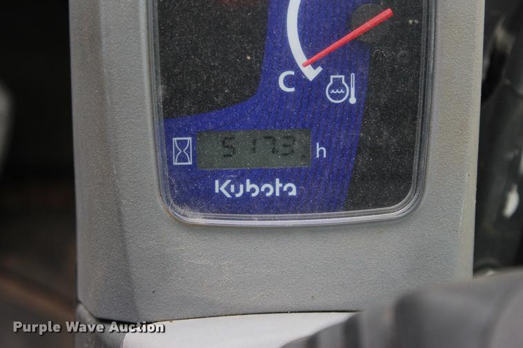 image for item L3118 2014 Kubota SVL75-2 skid steer