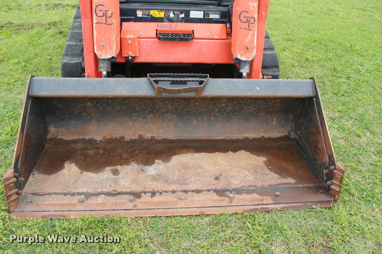 image for item L3118 2014 Kubota SVL75-2 skid steer