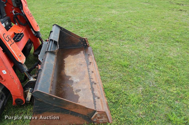 image for item L3118 2014 Kubota SVL75-2 skid steer