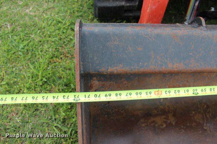 image for item L3118 2014 Kubota SVL75-2 skid steer