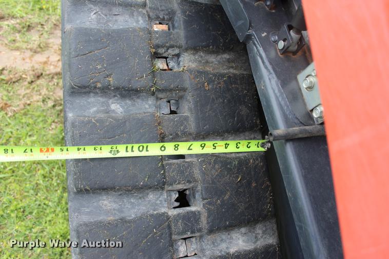 image for item L3118 2014 Kubota SVL75-2 skid steer