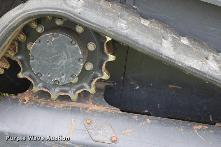 image for item L3118 2014 Kubota SVL75-2 skid steer