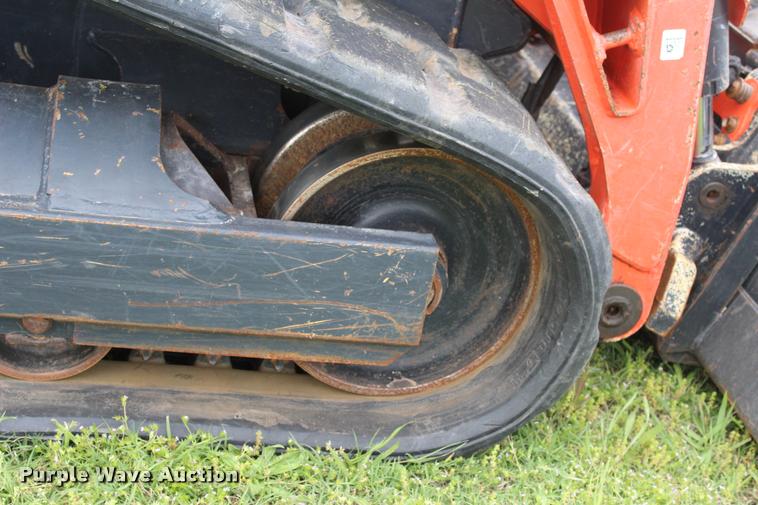 image for item L3118 2014 Kubota SVL75-2 skid steer