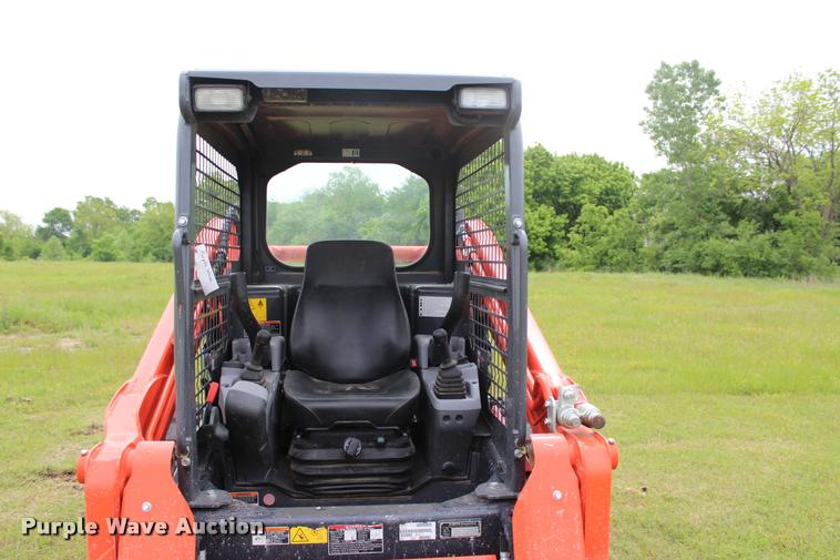 image for item L3119 2015 Kubota SVL75-2 skid steer