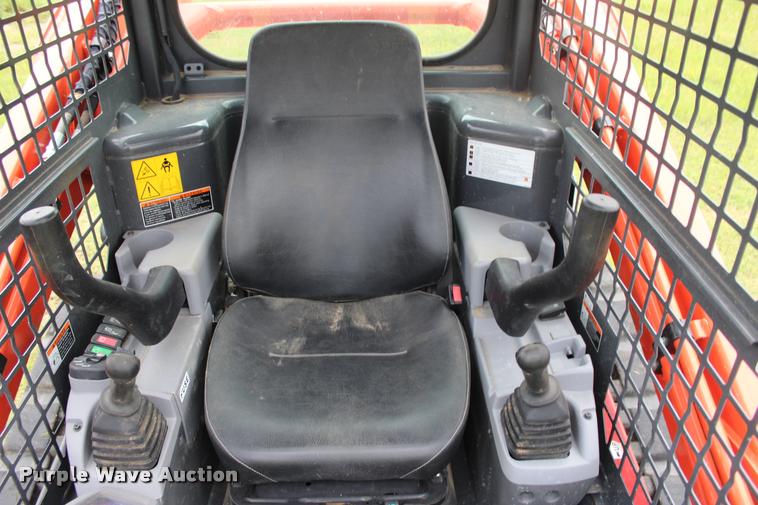 image for item L3119 2015 Kubota SVL75-2 skid steer