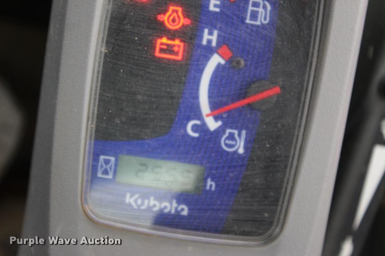 image for item L3119 2015 Kubota SVL75-2 skid steer