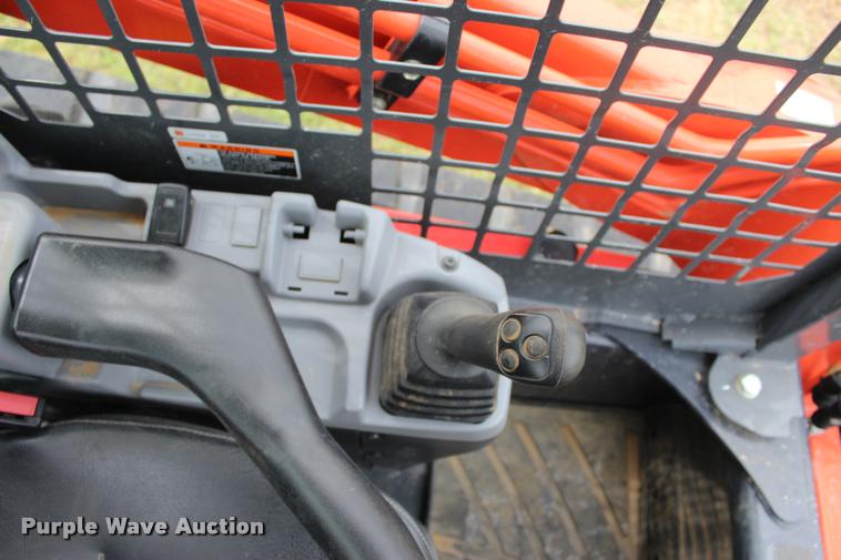 image for item L3119 2015 Kubota SVL75-2 skid steer
