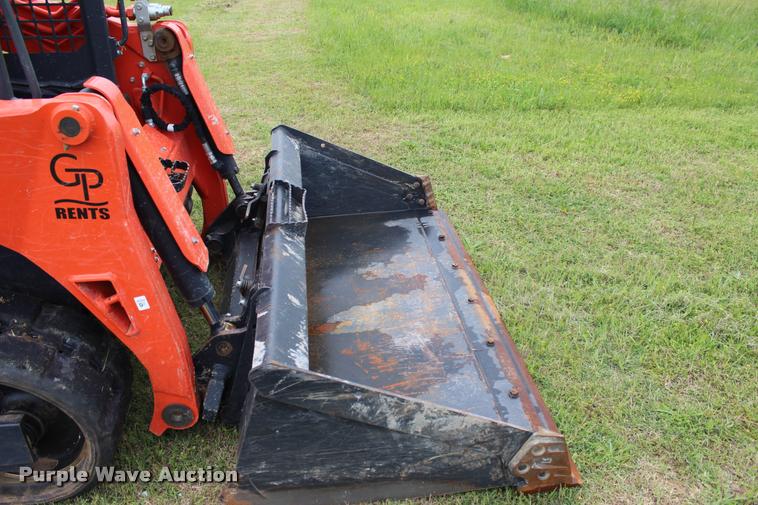 image for item L3119 2015 Kubota SVL75-2 skid steer