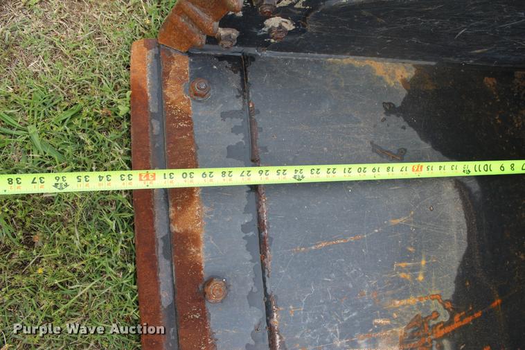 image for item L3119 2015 Kubota SVL75-2 skid steer