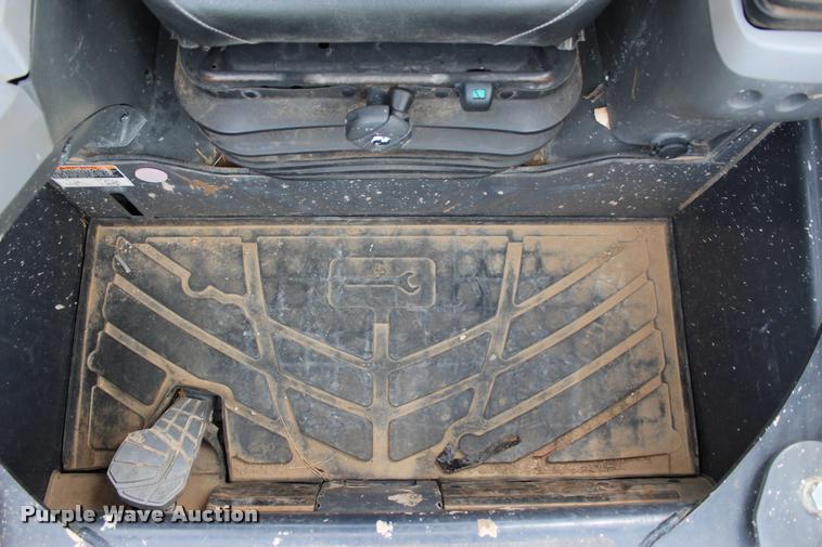 image for item L3120 2015 Kubota SVL75-2 skid steer