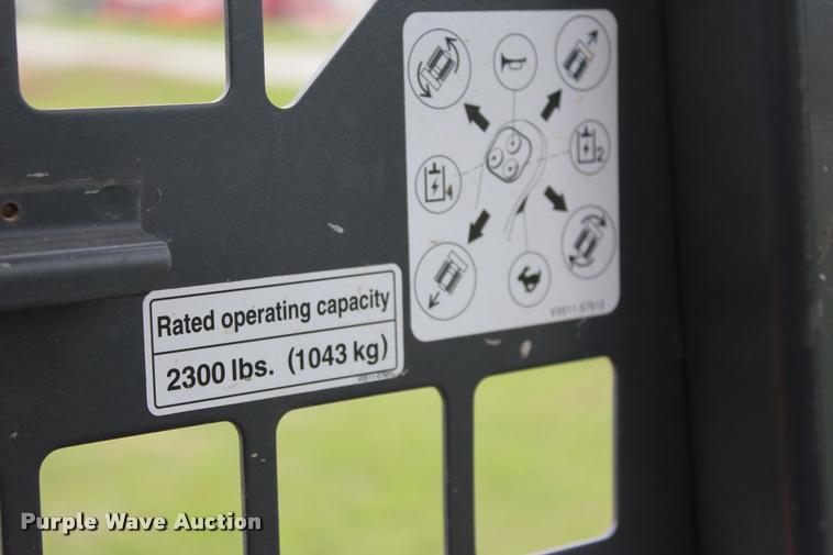 image for item L3120 2015 Kubota SVL75-2 skid steer