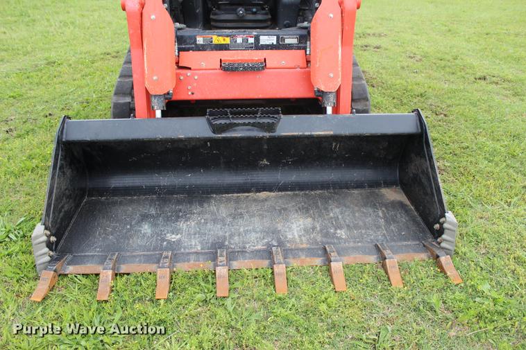 image for item L3120 2015 Kubota SVL75-2 skid steer