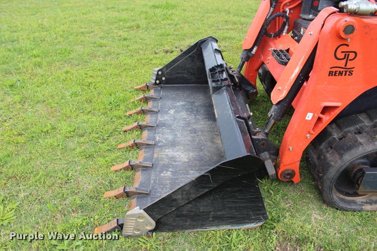 image for item L3120 2015 Kubota SVL75-2 skid steer