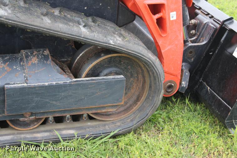 image for item L3120 2015 Kubota SVL75-2 skid steer