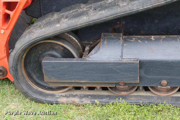 image for item L3120 2015 Kubota SVL75-2 skid steer