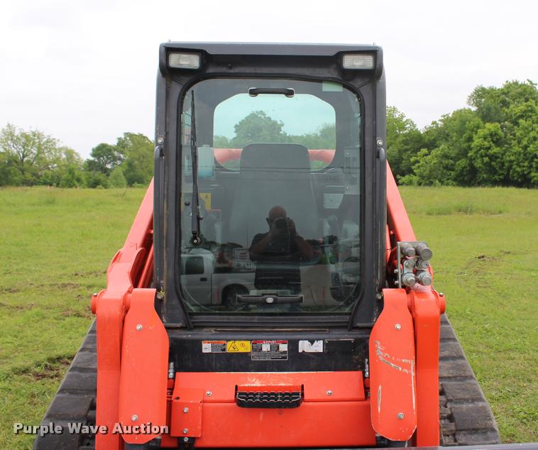 image for item L3121 2015 Kubota SVL90-2 skid steer
