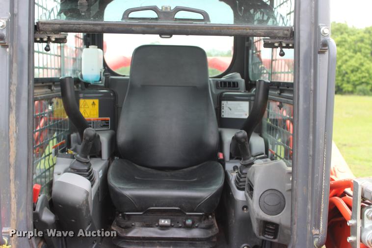 image for item L3121 2015 Kubota SVL90-2 skid steer