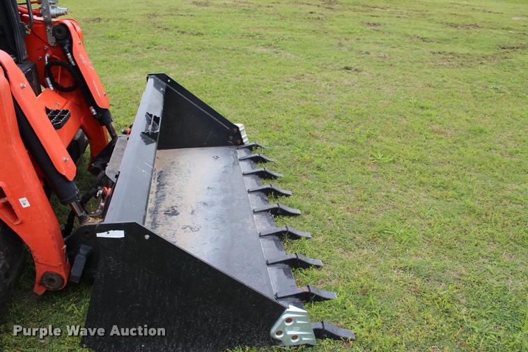 image for item L3121 2015 Kubota SVL90-2 skid steer