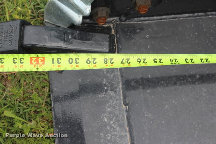 image for item L3121 2015 Kubota SVL90-2 skid steer