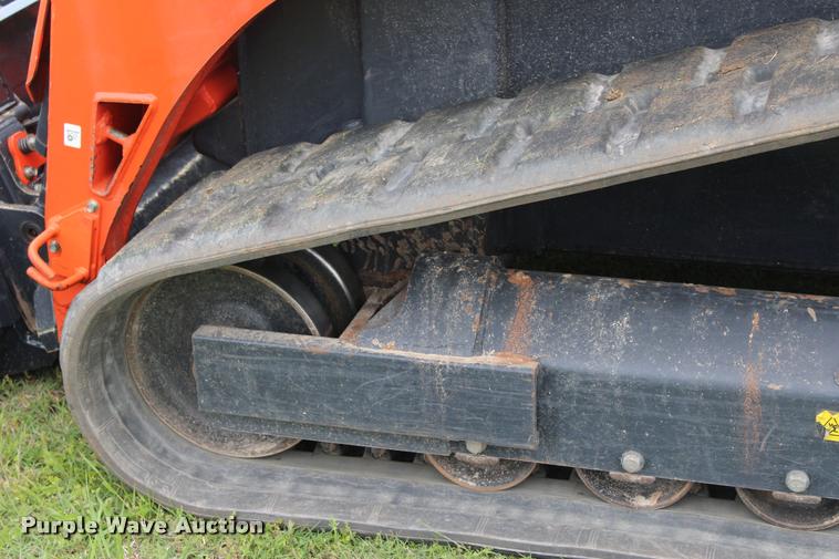 image for item L3121 2015 Kubota SVL90-2 skid steer