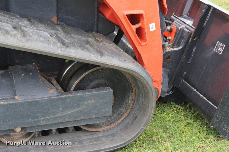 image for item L3121 2015 Kubota SVL90-2 skid steer