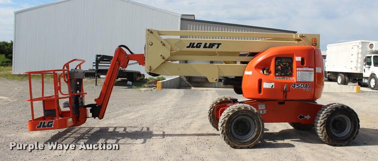 image for item L3125 2007 JLG 450AJ Series II boom lift