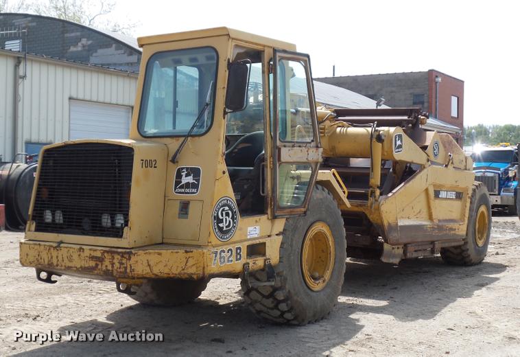 image for item L4719 1996 John Deere 762B elevating scraper