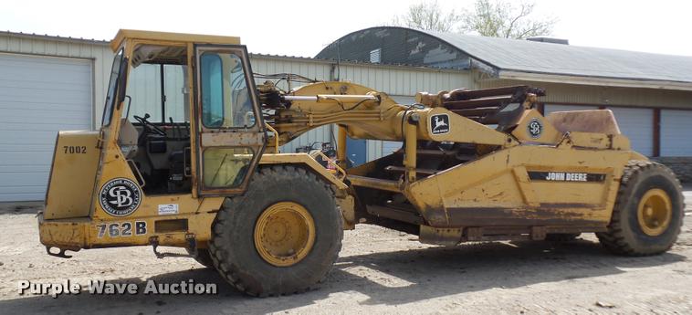 image for item L4719 1996 John Deere 762B elevating scraper