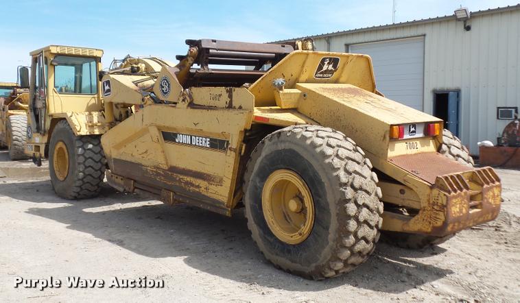 image for item L4719 1996 John Deere 762B elevating scraper