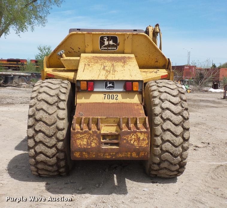 image for item L4719 1996 John Deere 762B elevating scraper