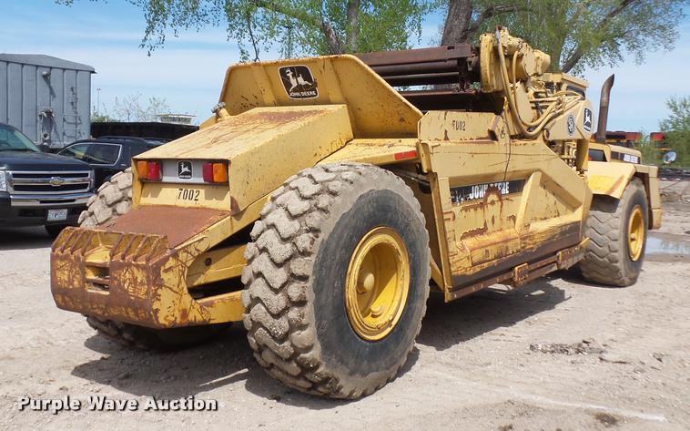 image for item L4719 1996 John Deere 762B elevating scraper