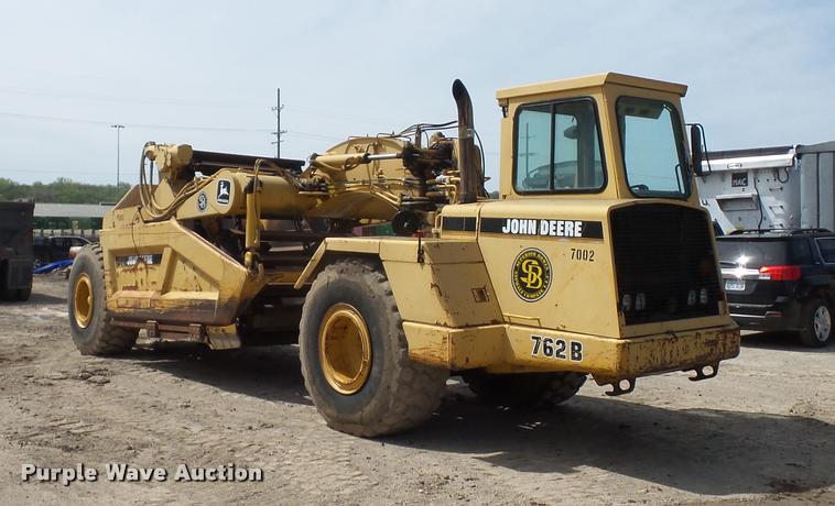 image for item L4719 1996 John Deere 762B elevating scraper